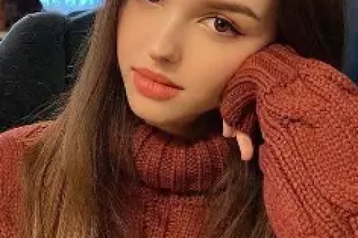 军官给女特务授课竟趁机大发女特务惨了